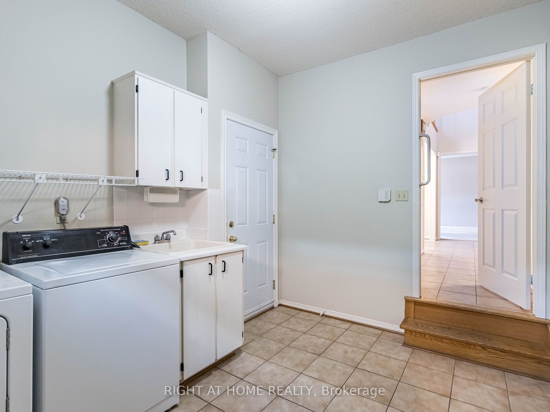 56 Turtlecreek Blvd
