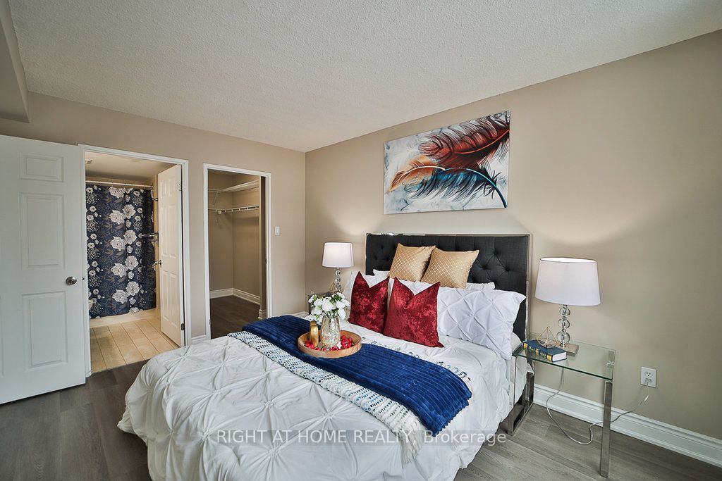 265 Enfield Pl 1001