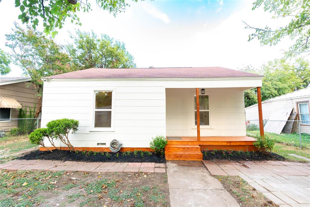 Immaculate, and beautifully updated 2 bed, 1 bath home in Arlington Heights West neighborhood is move-in ready! This home features NEW windows, fresh paint and NEW laminate flooring throughout! NEW Front Porch and landscaping adds to the curb appeal! The kitchen is completely renovated with NEW Quartz countertops, NEW cabinets, custom tile backsplash and stainless-steel appliances. The bathroom is completely updated with contemporary fixtures and finishes. Nice size bedrooms!  NEW central heat and air units! Huge back yard, perfect for entertaining, gardening or relaxing. Conveniently located near schools, shopping, dining, and local parks. Walking distance to Z Boaz Park on Mary Creek Dr.  Close to The Shops at Clearfork with easy access to major highways - 820 Loop, I-30, I-20 and Chisolm Trail Parkway Toll Road for a quick commute! Don’t miss the opportunity to own this turnkey home!