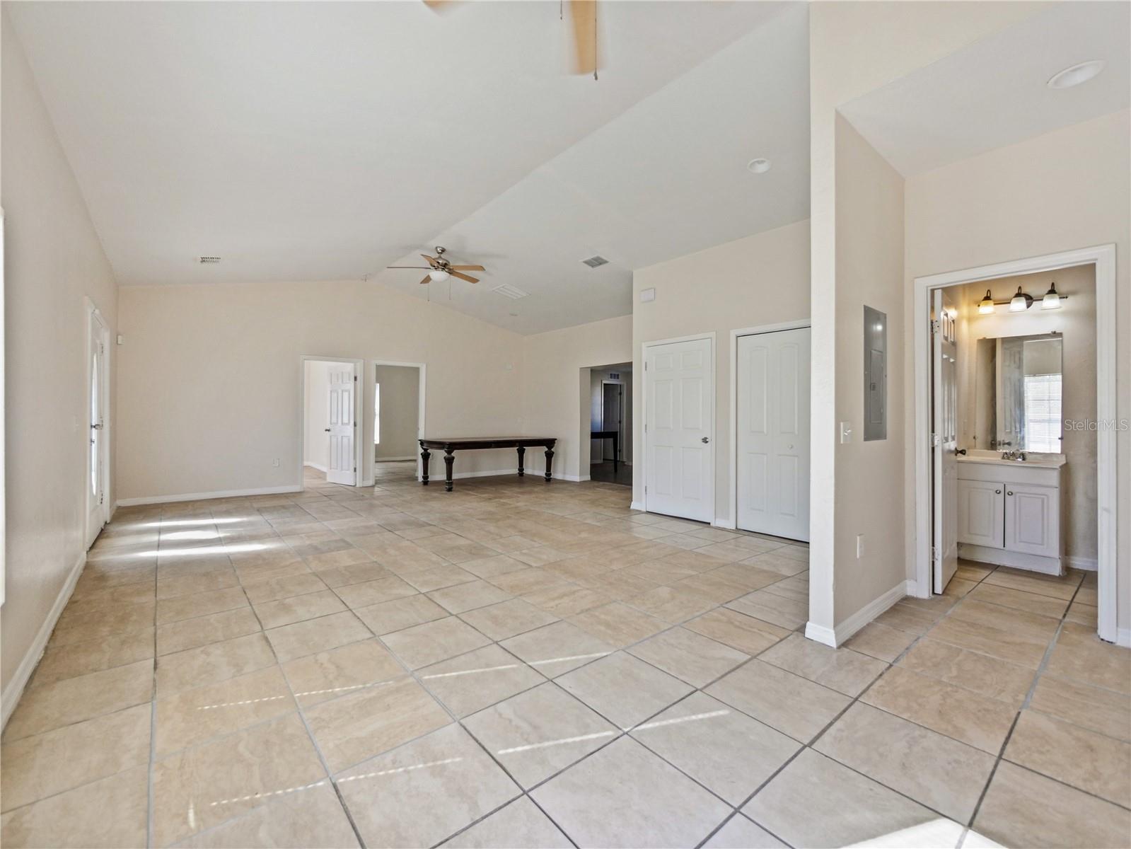 4901 Balboa Drive