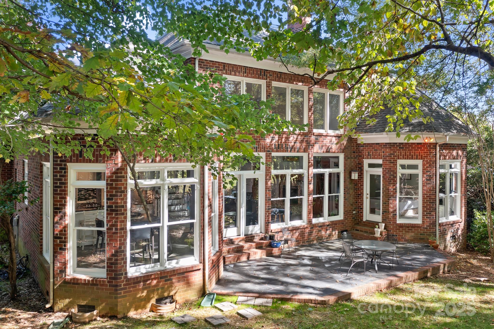 16033 Agincourt Drive