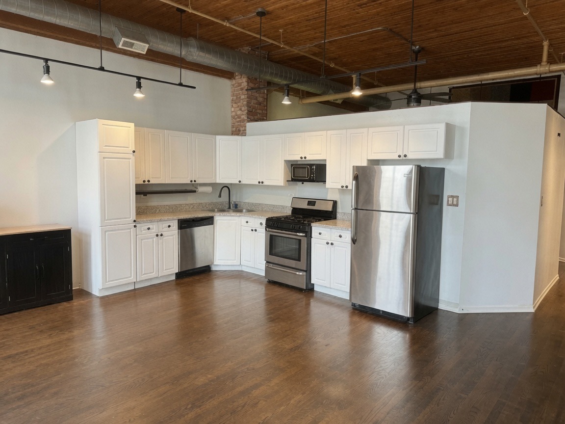 1801 S Michigan Avenue 603