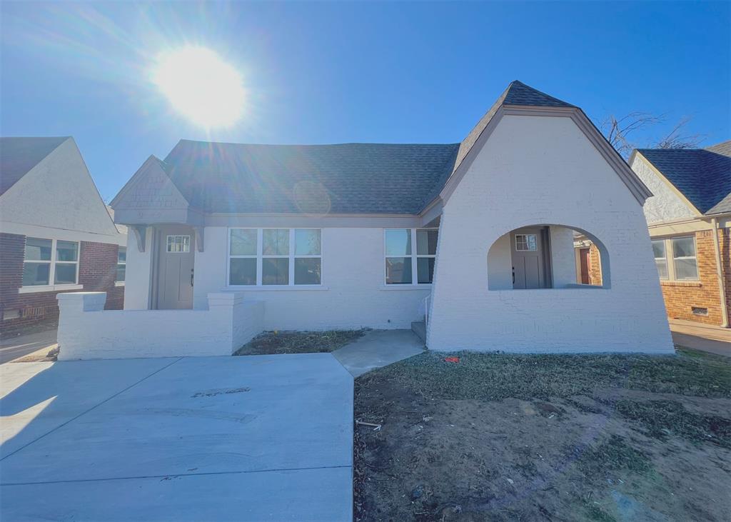 Welcome to this charming home located near 21st & Linn St in OKC, offering a superb location near OCU, The Plaza, and Paseo Districts. Enjoy the convenience of walking distance to recreation and short drives to nearby entertainment venues.This home boasts an awesome layout with updated fixtures, paint, and flooring throughout, ensuring a modern and comfortable living experience. Essential appliances including a washer, dryer, fridge, microwave, stove, and dishwasher are included for your convenience.The left unit (2542) features a long driveway for parking. The neighboring unit has slab parking in front of the house. Please note that this unit does not have yard access.