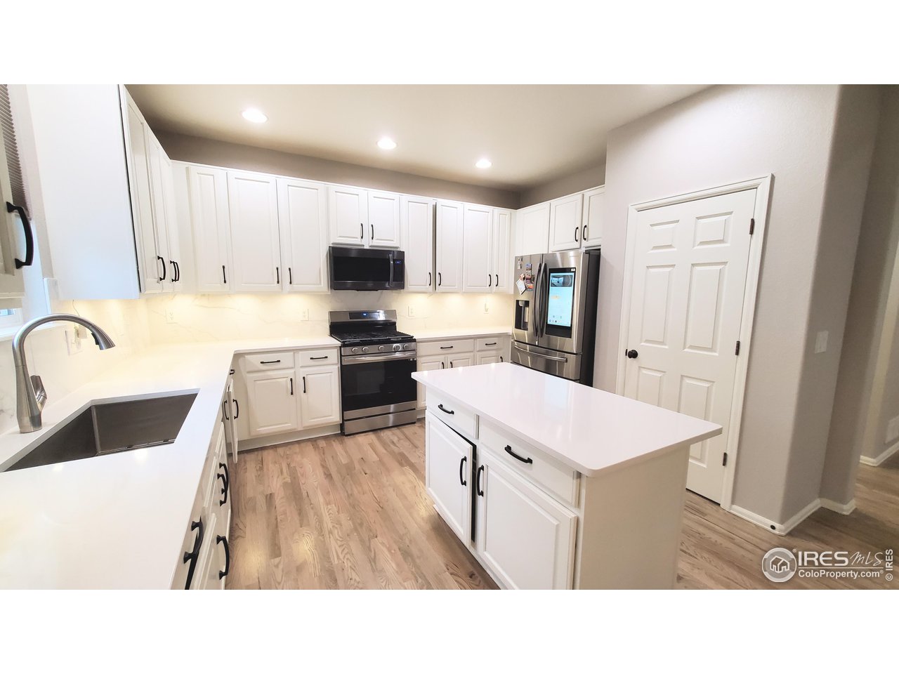 2714 Annelise Way