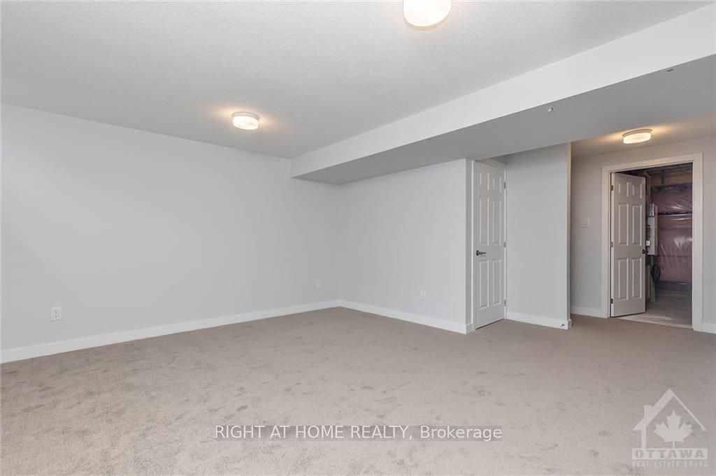 339 CROSSWAY Terr