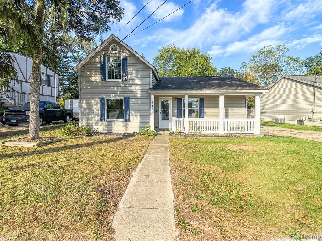 405 Lincoln Street | Fenton, MichiganCharming, move-in ready, and thoughtfully updated, this 3-bedroom home at 405 Lincoln Street offers the perfect blend of comfort and character in the heart of Fenton, Michigan. This home has been extensively remodeled with major system upgrades already completed, including brand-new kitchen appliances, new flooring throughout, a new furnace and central air system, a brand-new roof, all-new electrical wiring, a new water heater, and a new sump pump—providing true peace of mind for today’s buyer. Set on a quiet street just minutes from downtown, parks, schools, and dining, the seller is willing to provide a one-year home warranty at closing for added buyer peace of mind.