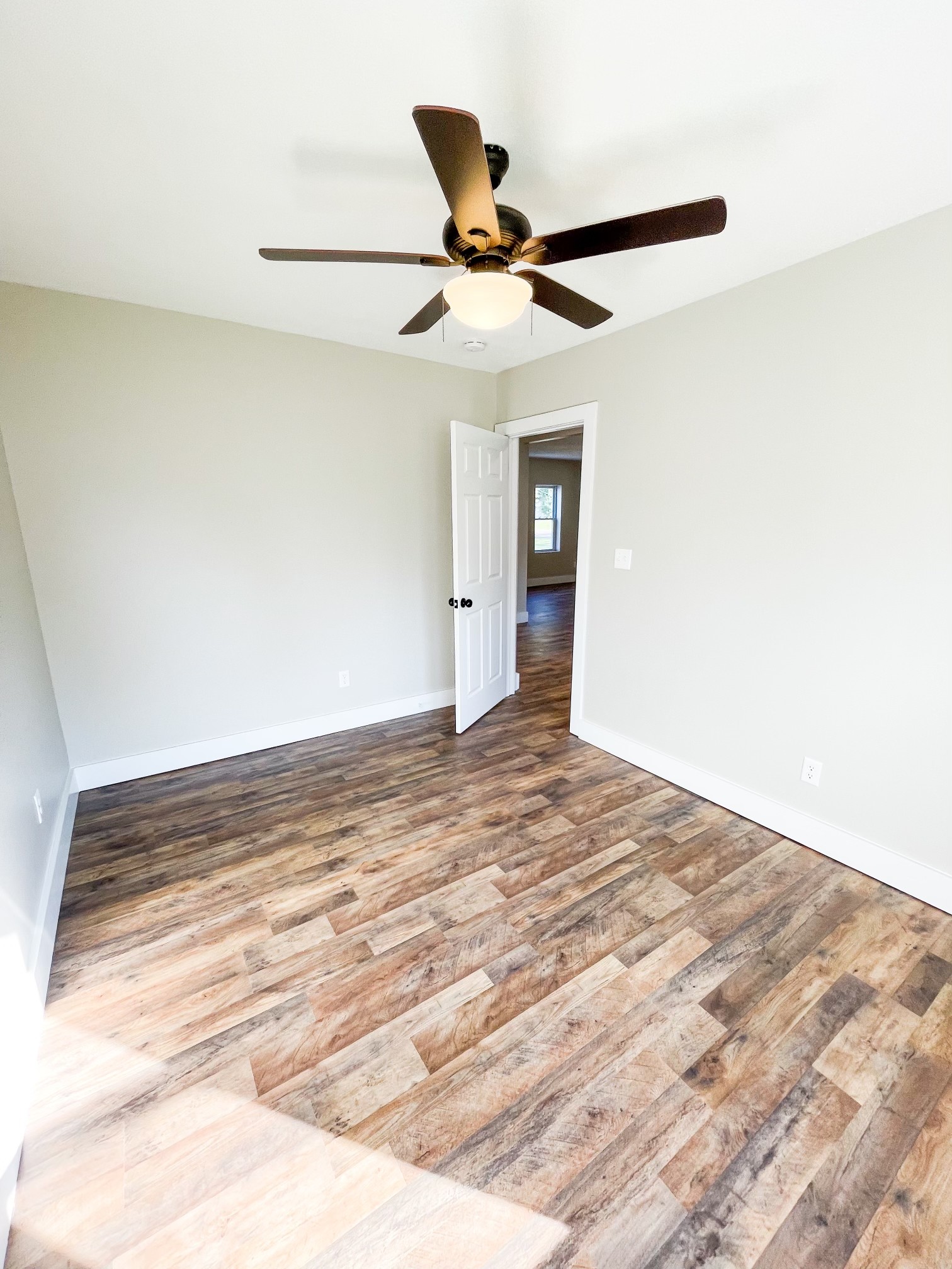 413 E Main St