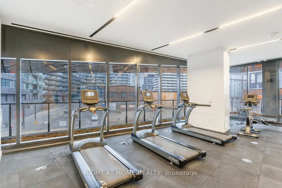 21 Lawren Harris Sq 413