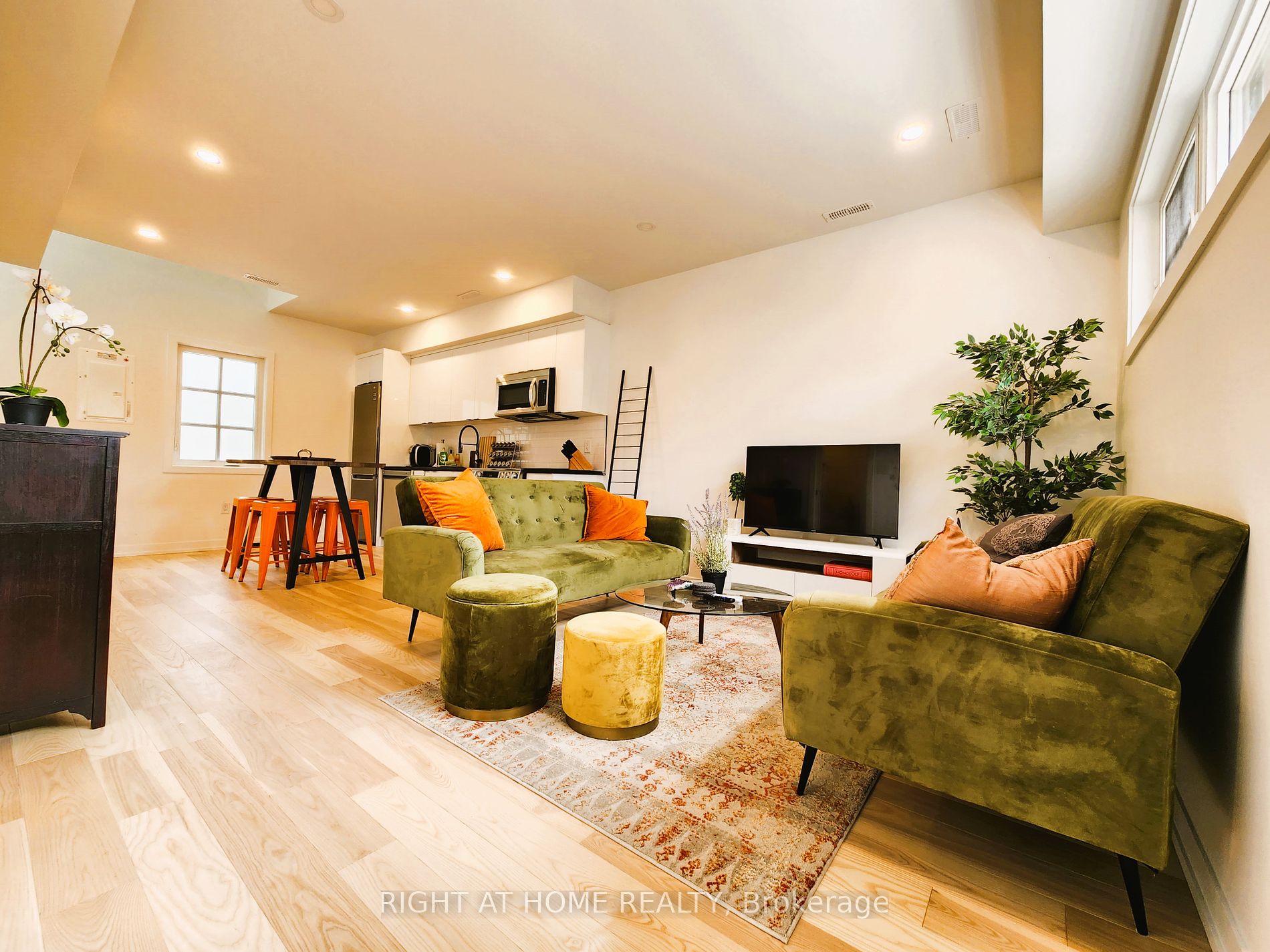 95 Hallam St Laneway