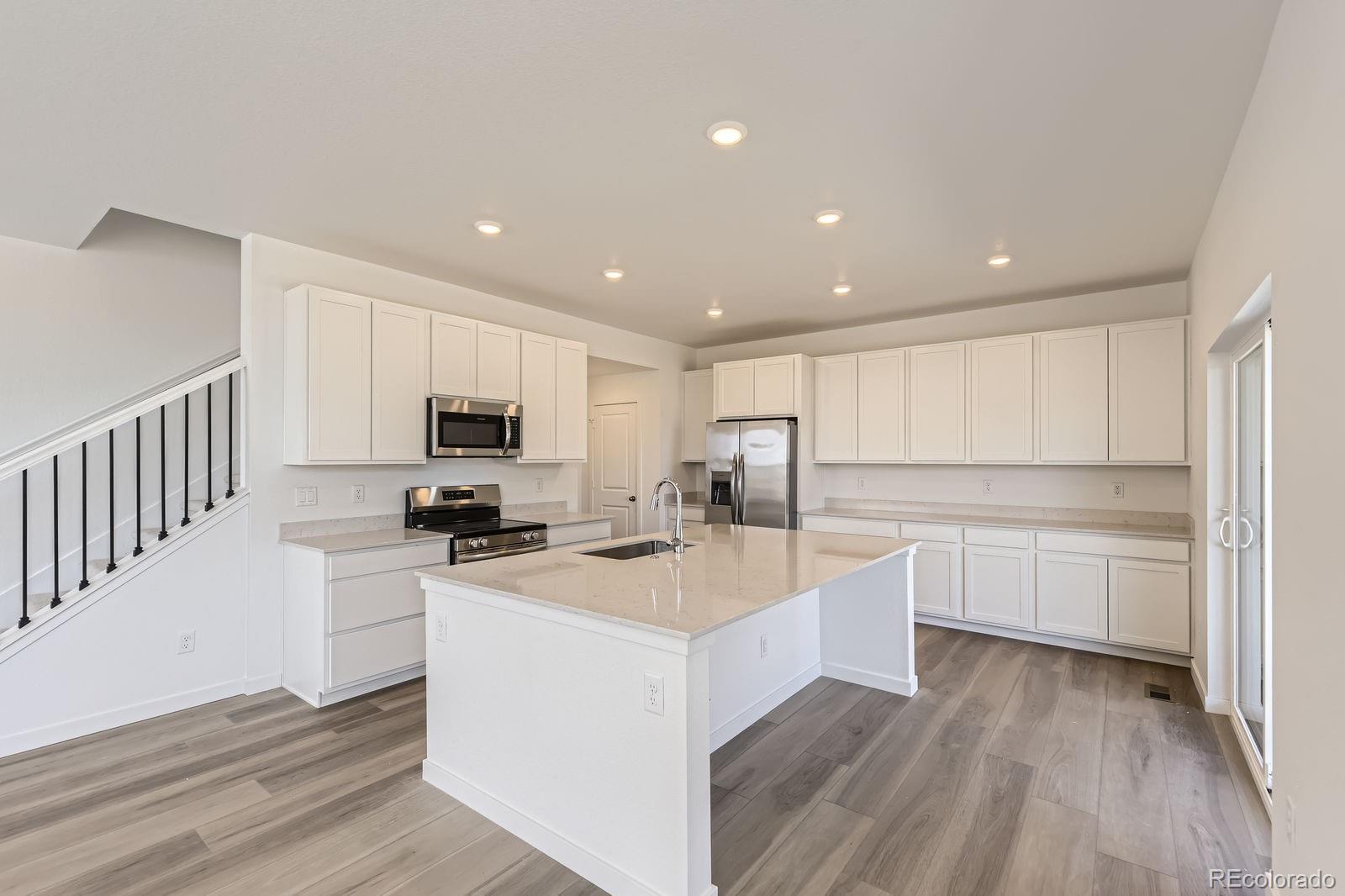 656 N Clubview Street