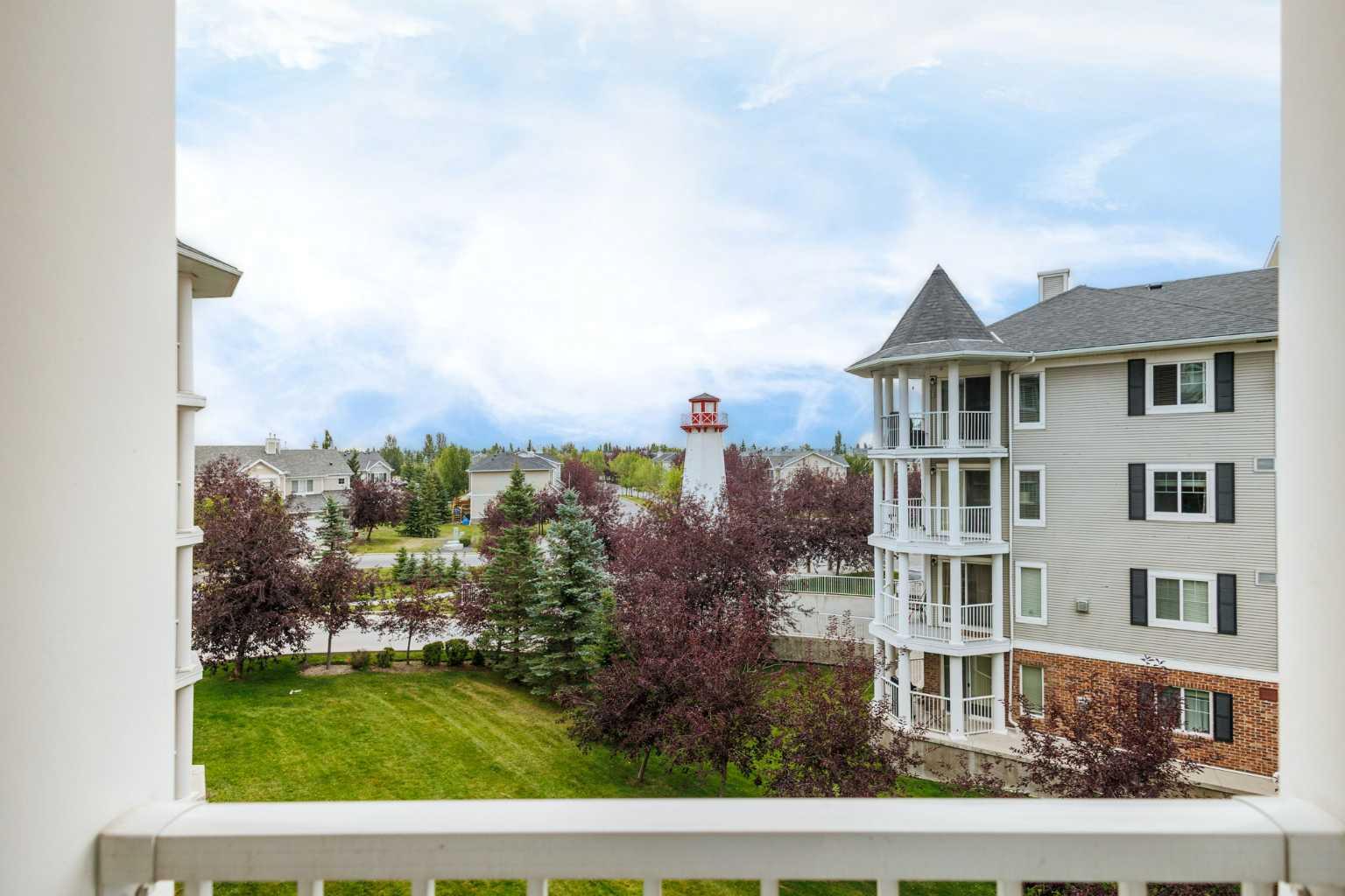 31 Country Village Manor NE 4301
