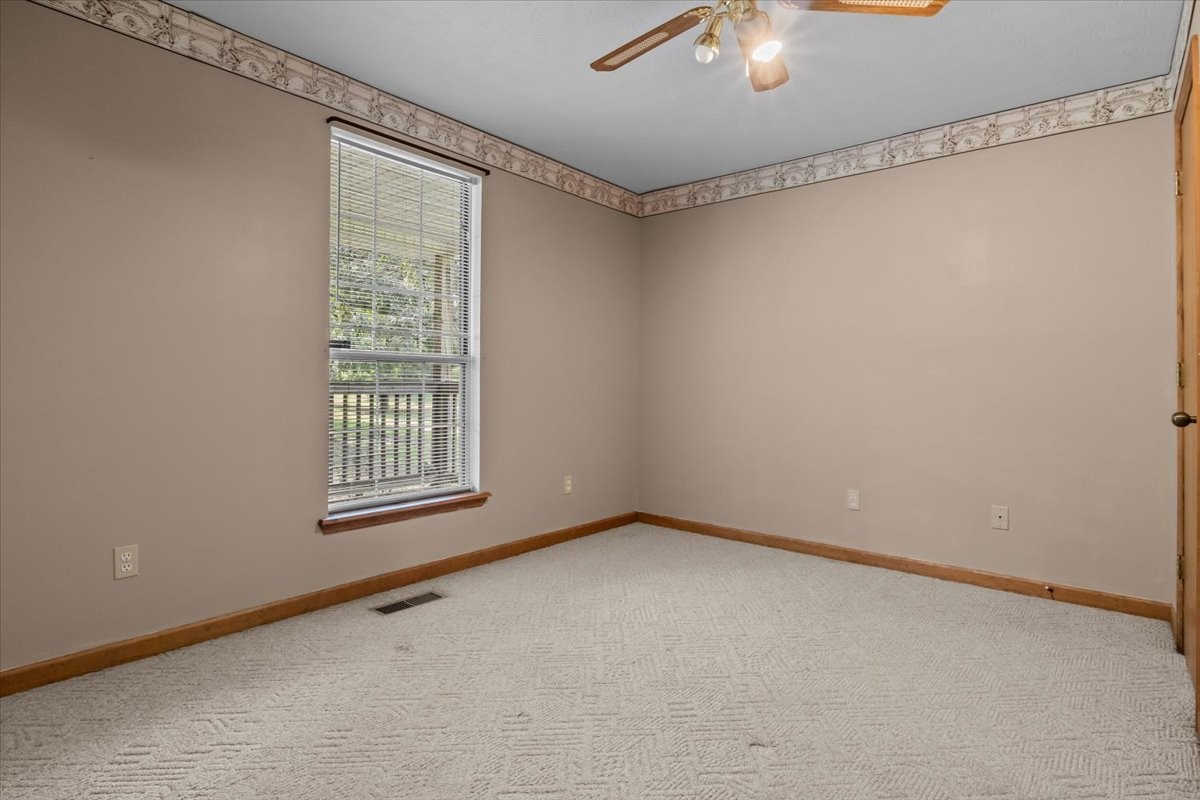 414 Valleywood Dr
