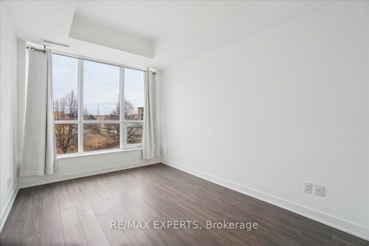 681 Yonge St 209