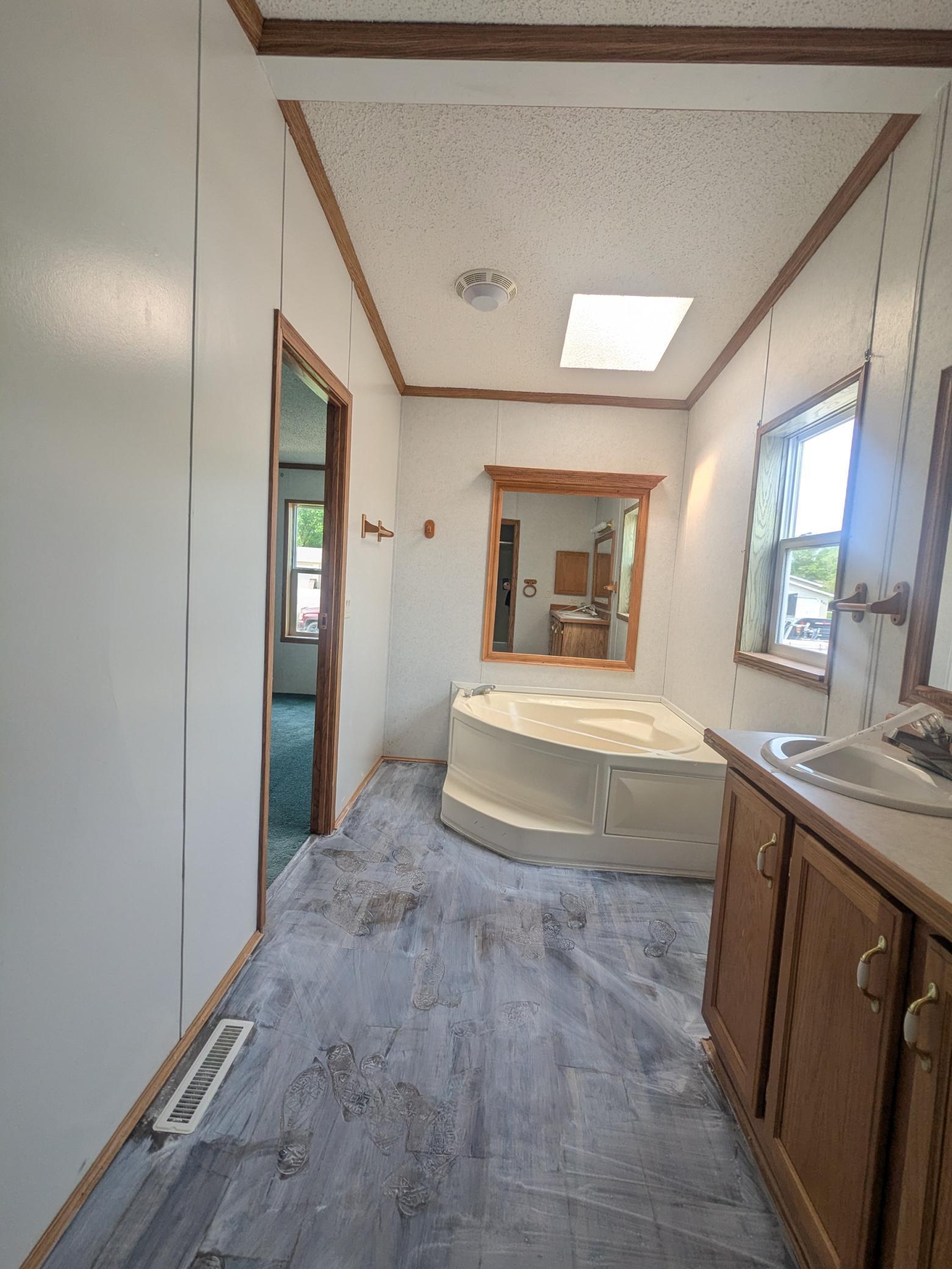 204 6th Street W