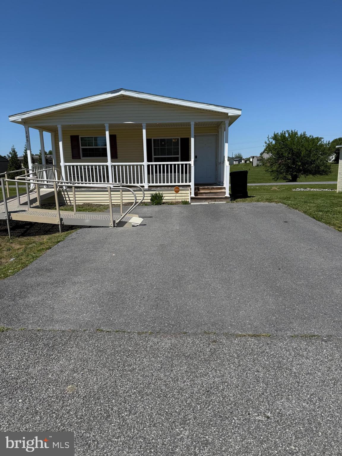 105 Chamberlain Ct  