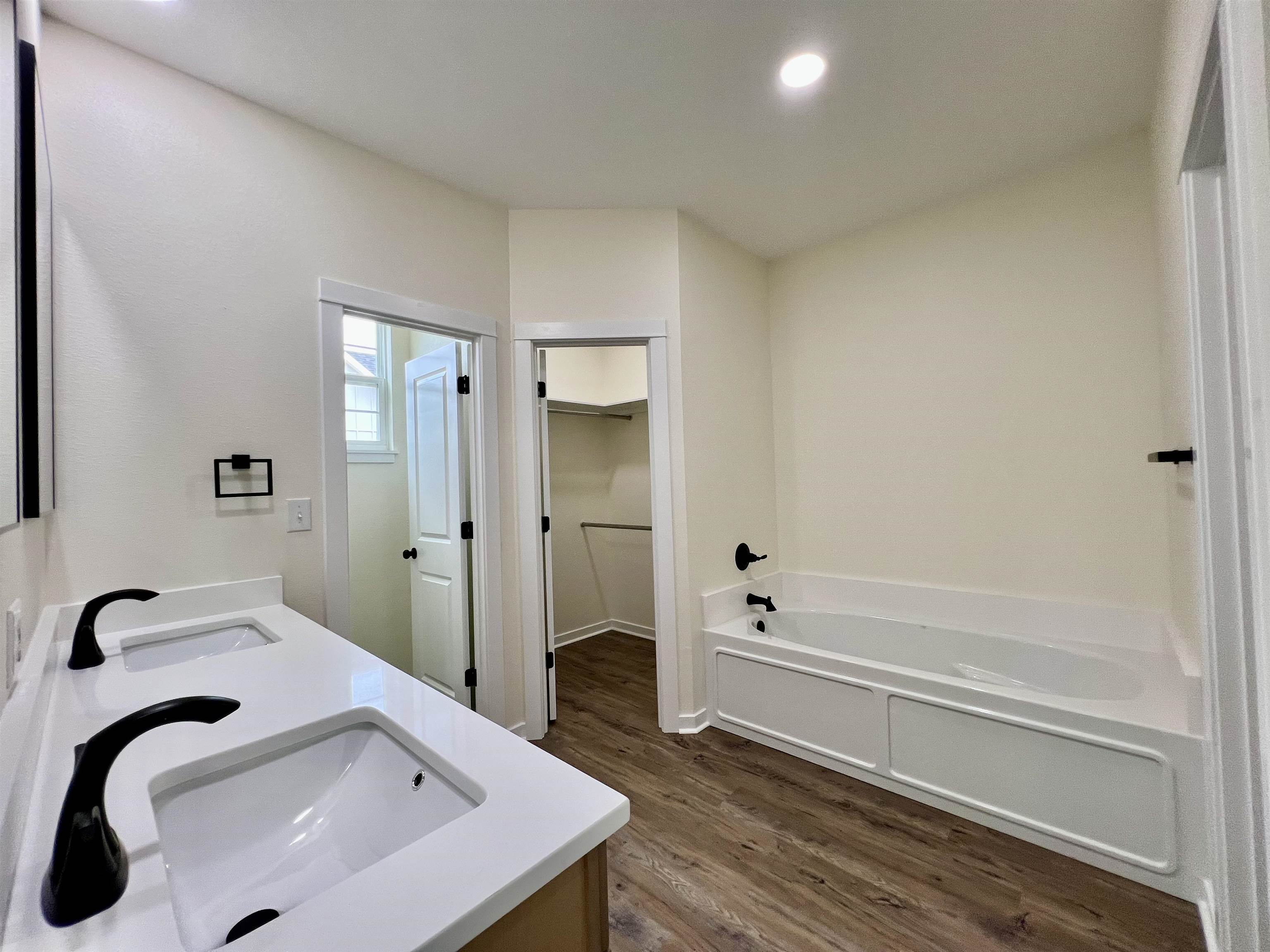 208 Castle Pines Dr