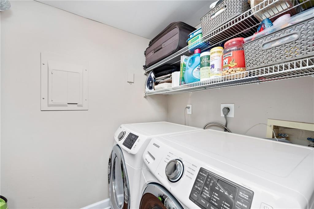 905 Washington Street 103