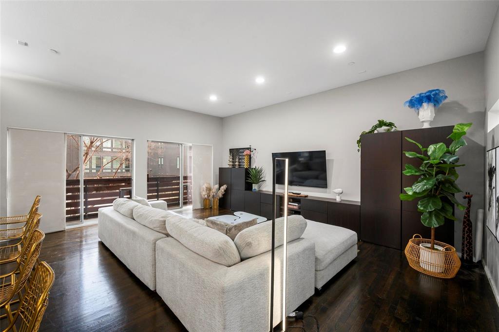 5205 Capitol Avenue 9