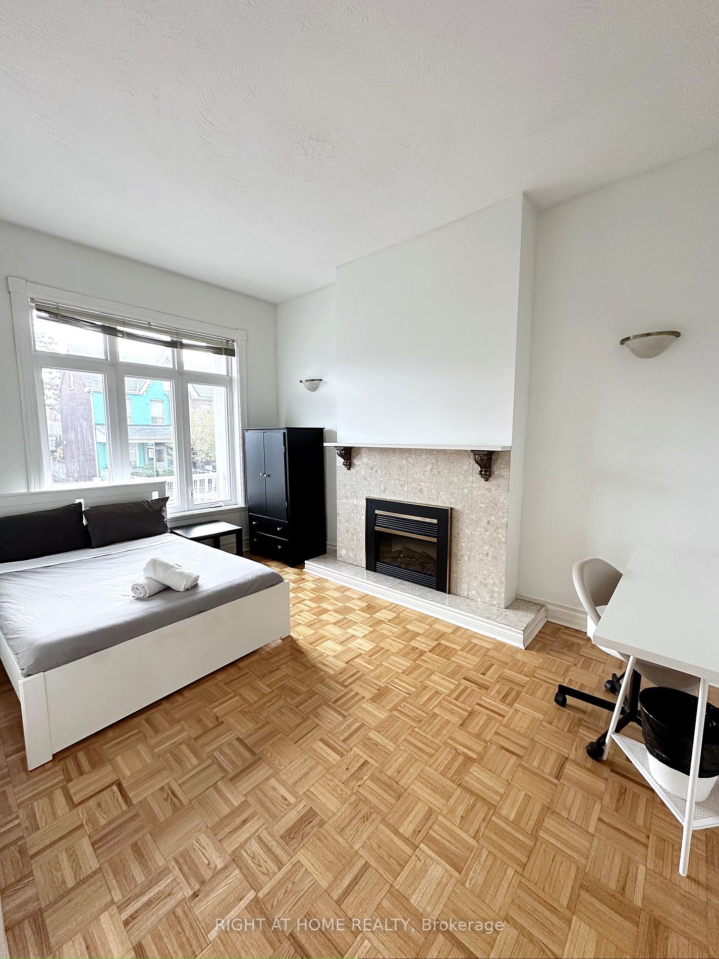 12 N Foxley St 2nd/3rd