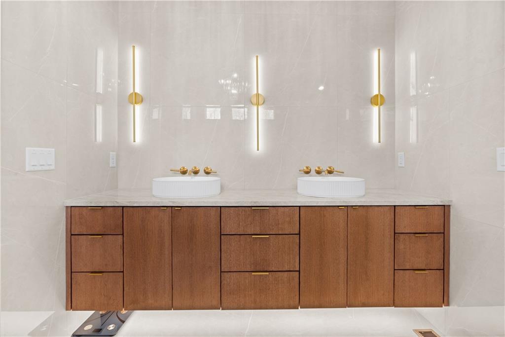 4 Broken Arrow Court