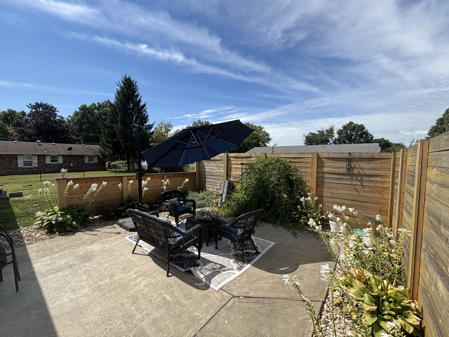 2811 E Bluff Court