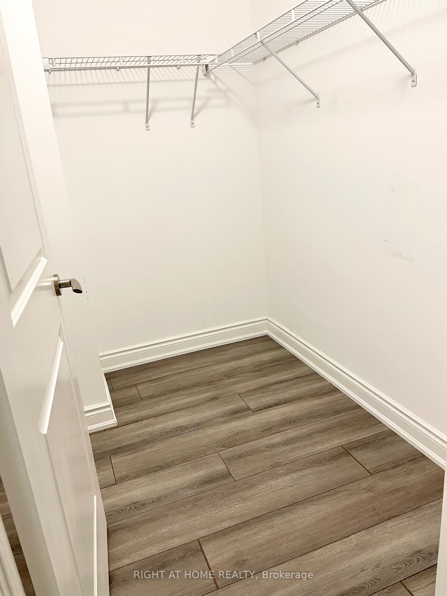 38 Cedarland Dr 612