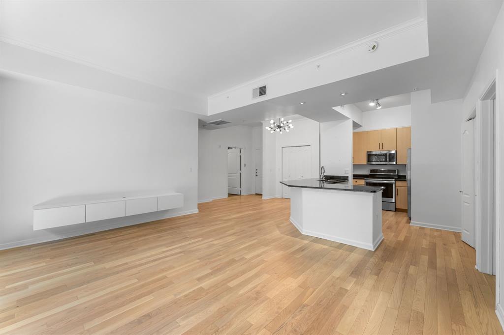 3225 Turtle Creek Boulevard 120