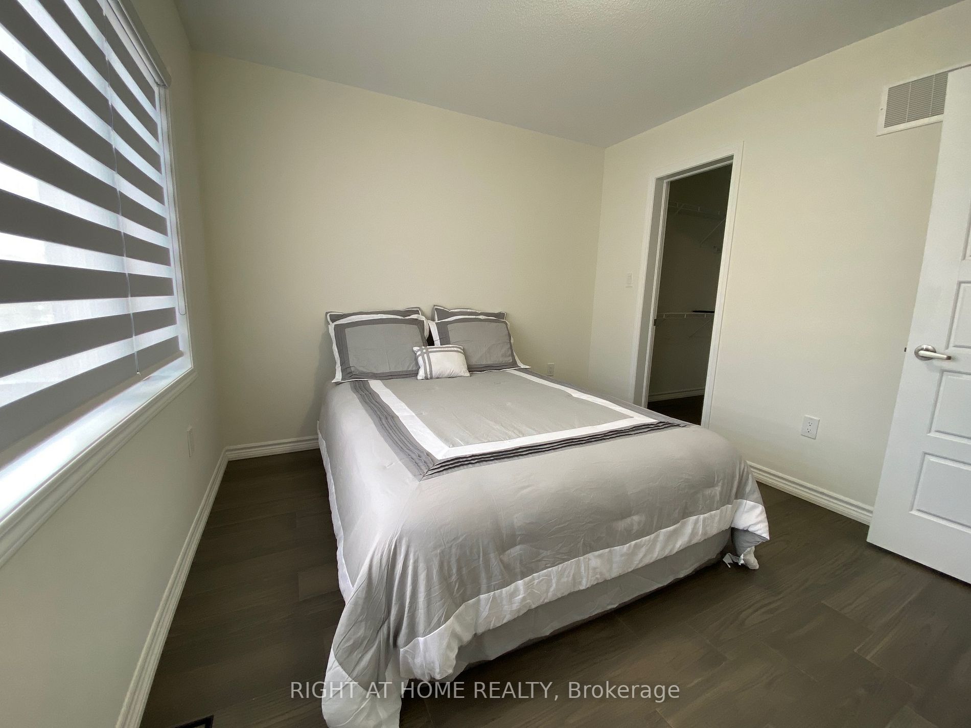 1125 Leger Way 25