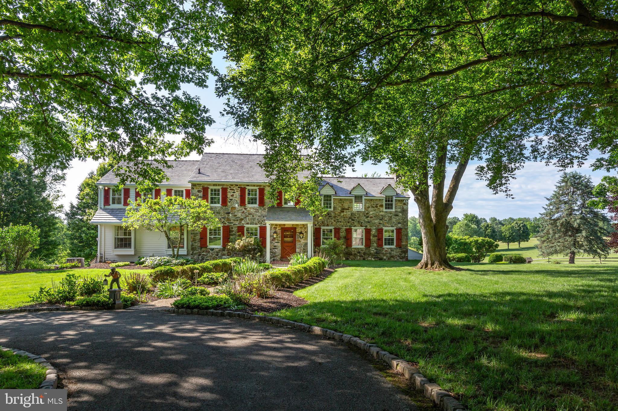 137 Davis Road