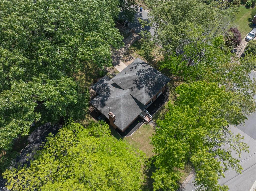 2 Larchmont Crescent