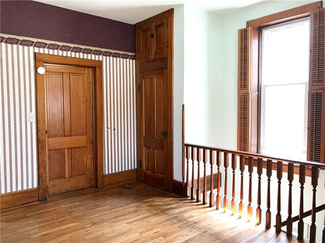 629 W Hunter Street