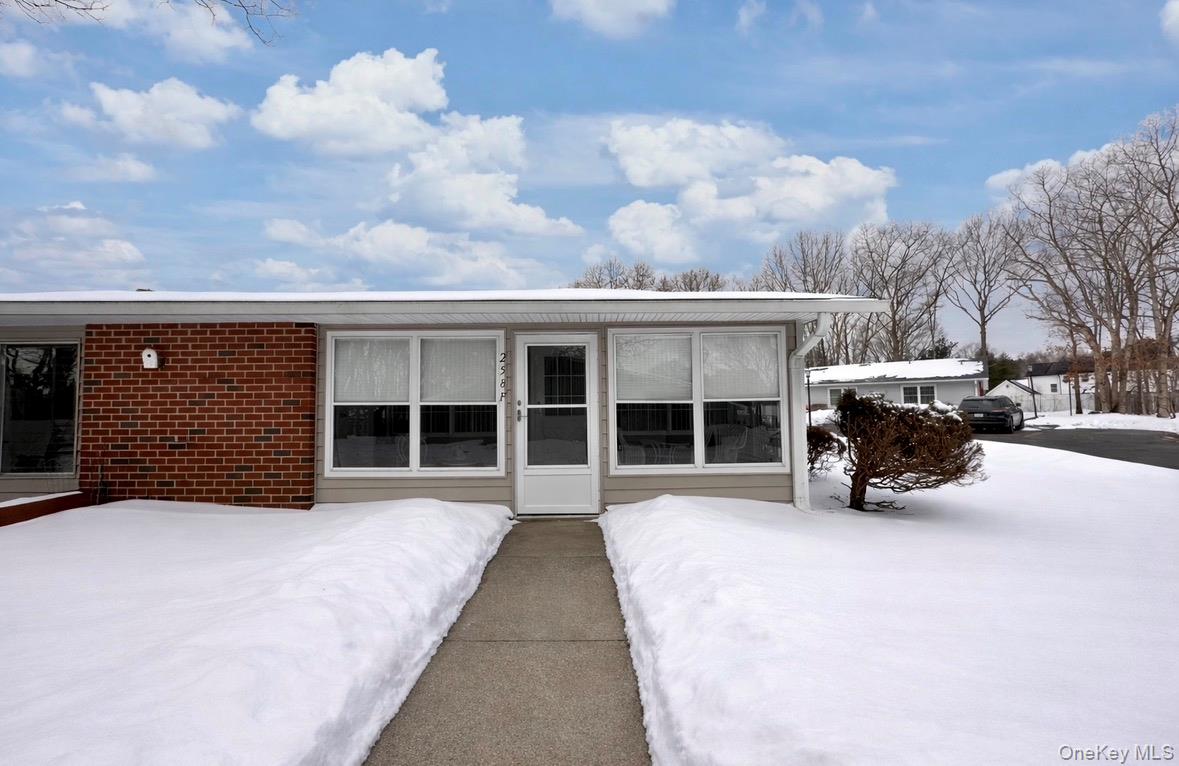 Perfectly maintained Greenbriar model featuring two bedrooms, one bathroom, end-unit location, porch, storage and located in the 55+ Leisure Village gated community. This home offers a functional layout with lot of windows providing natural light all throughout. Clean and cared for, this home presents comfortable and inviting living space perfect to call home. Leisure Village handles all snow removal, garbage removal, lawn and exterior maintenance and much more to give you peace of mind all year round.