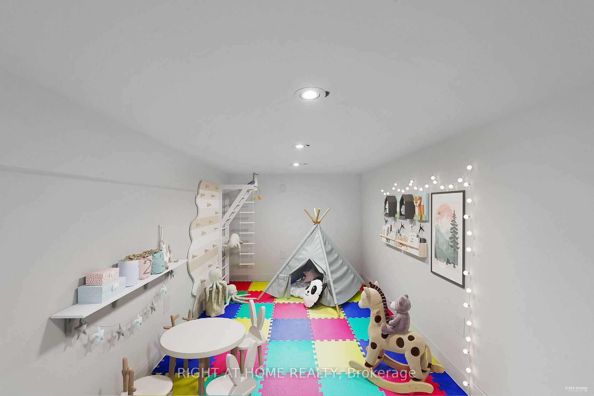 130 Mcfarlane Cres