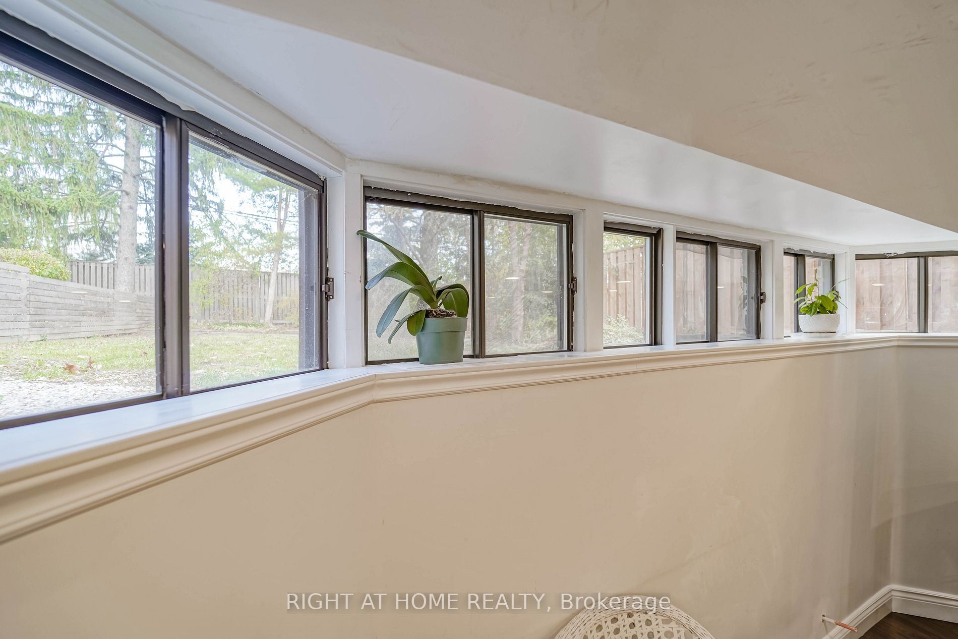 84 Glenvale Blvd
