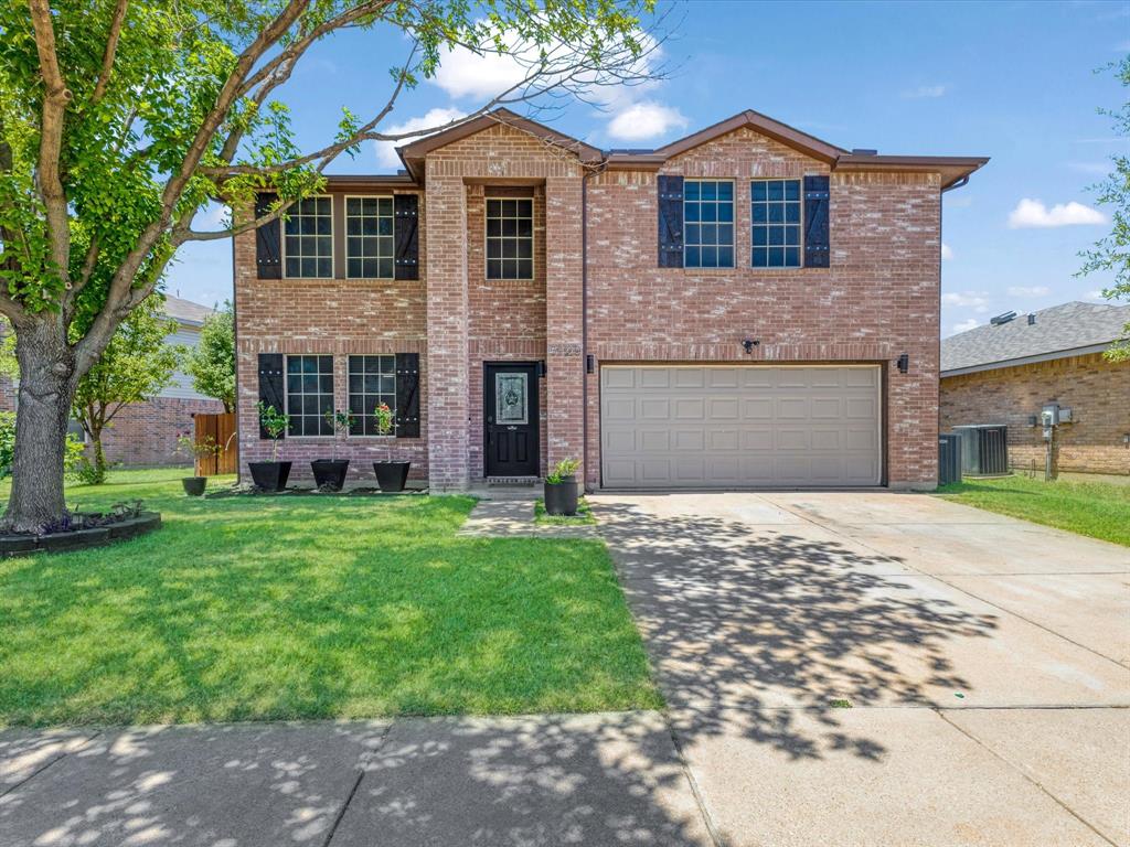 Spacious 5-Bedroom Home in Fort Worth!
Welcome to 5129 Weather Rock Ln — a beautifully maintained 5-bedroom, 3.5-bath home offering 3,759 sq ft of generous living space in an established neighborhood. Built in 2004, this two-story gem sits on a 6,746 sq ft lot and is perfect for families needing space, comfort, and functionality.
Step inside to soaring ceilings, multiple living and dining areas, and a flexible floor plan designed for entertaining and everyday living. The oversized primary suite provides a relaxing retreat with an en-suite bath and walk-in closet. Four additional bedrooms offer space for family, guests, or a home office setup.
Enjoy a spacious kitchen with ample storage, open-concept living spaces, and a backyard ready for outdoor gatherings.
Located near schools, parks, and shopping with convenient access to major highways — this home blends size, value, and location in one of Fort Worth’s most desirable areas.
Schedule your private tour today and discover all that Weather Rock Lane has to offer!