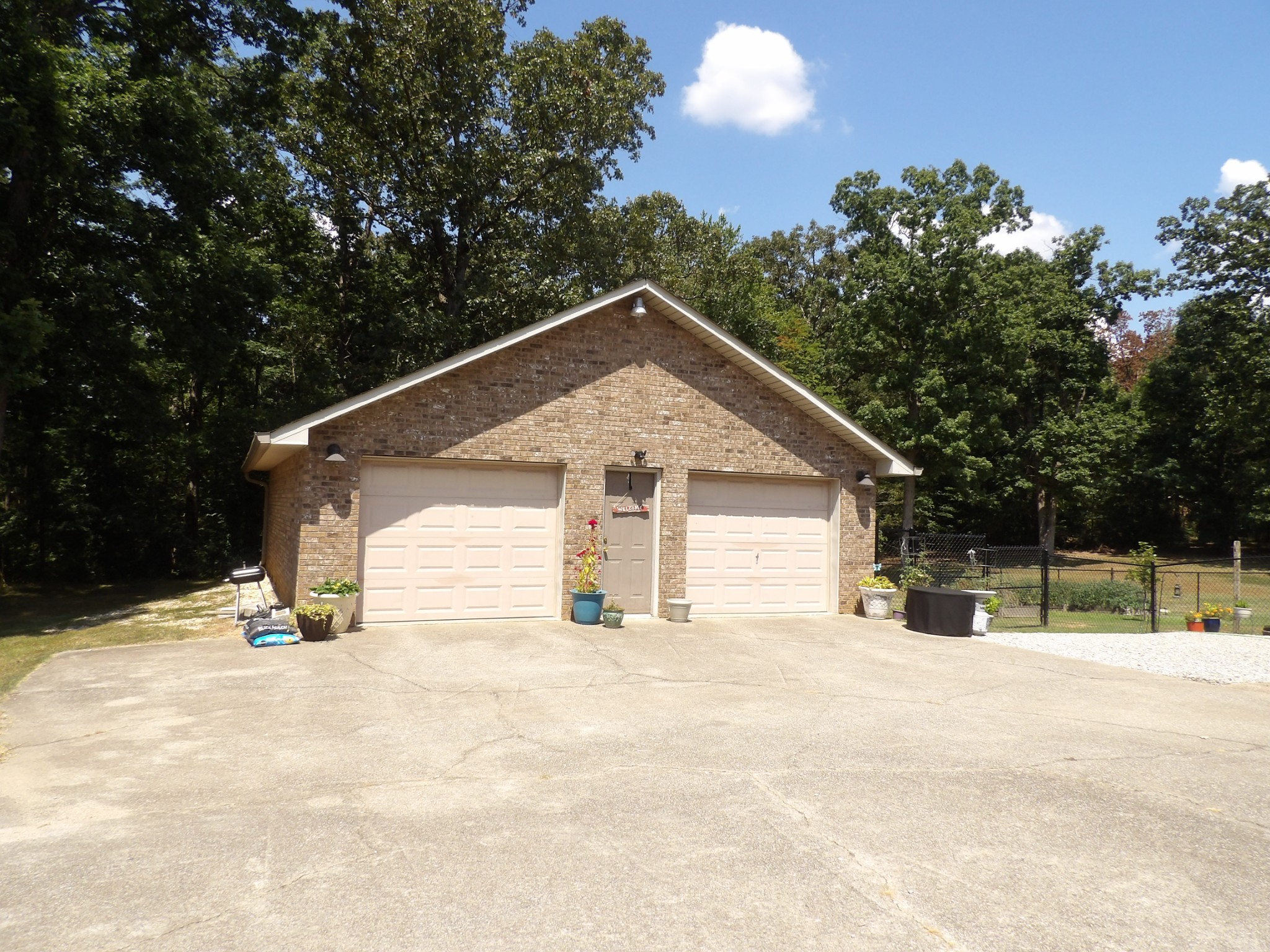 459 River Oaks Dr