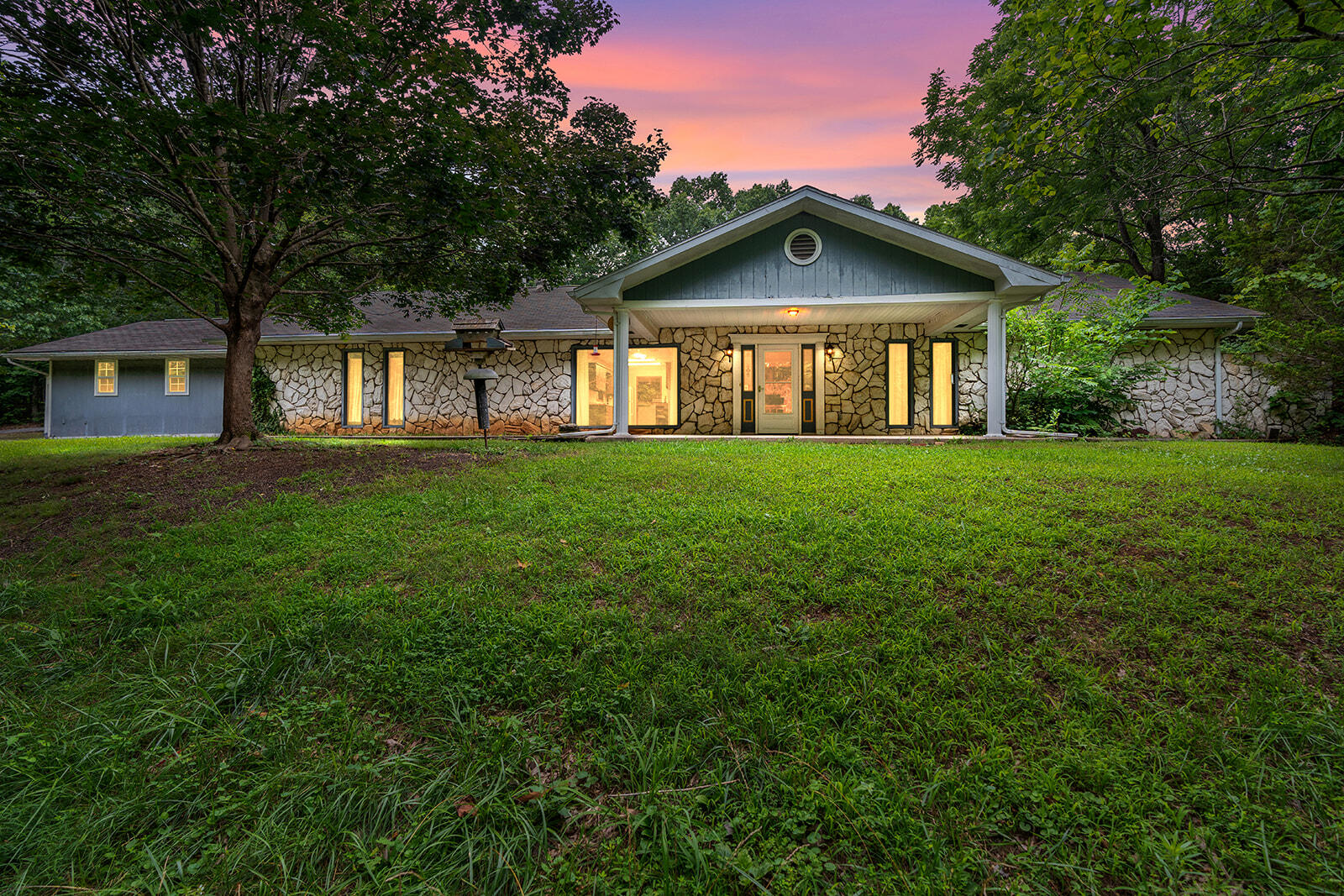 612 Stoneshire Drive