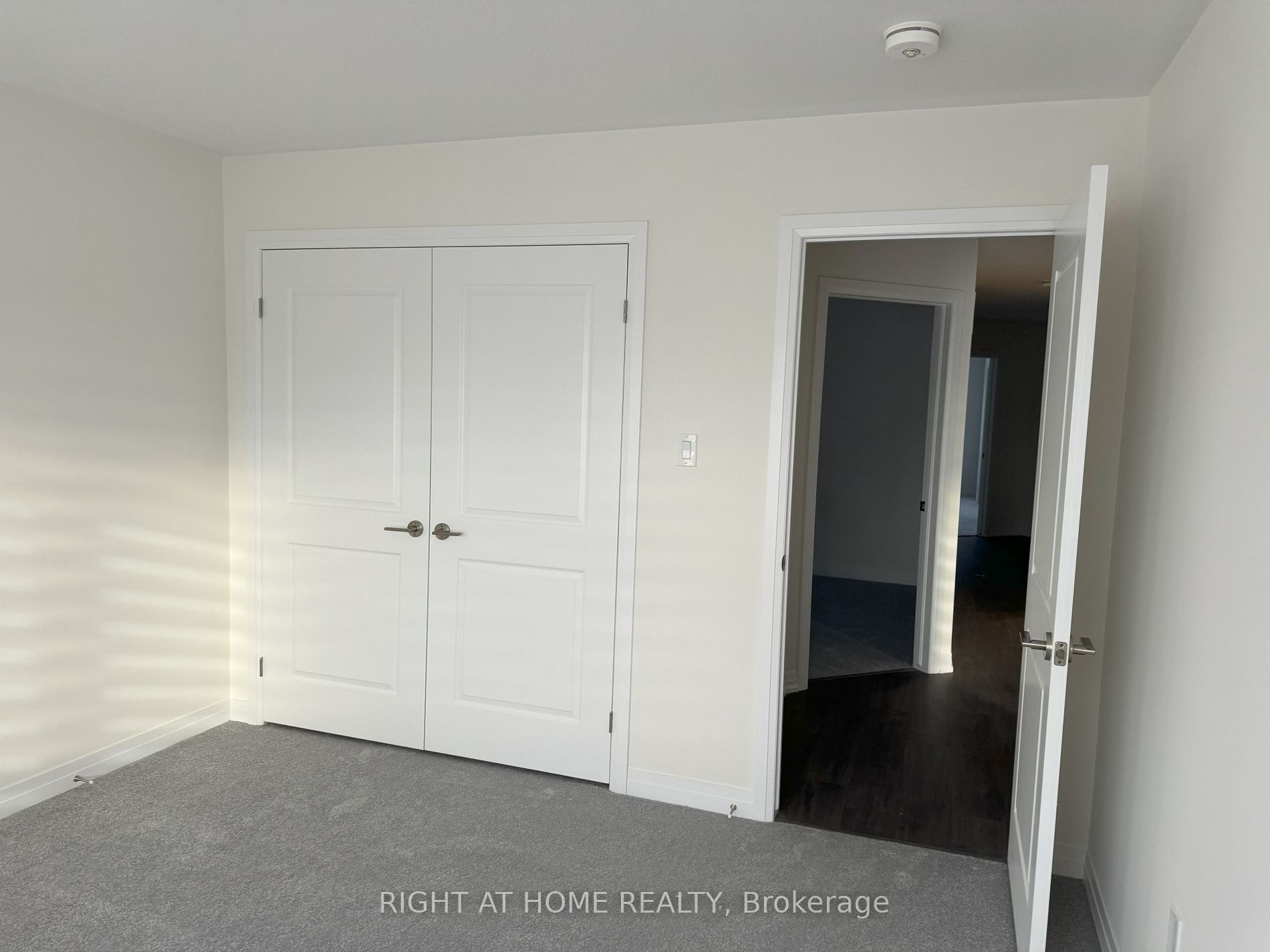 24 Tooker Dr