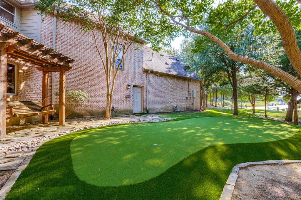 2403 Amberleaf Court