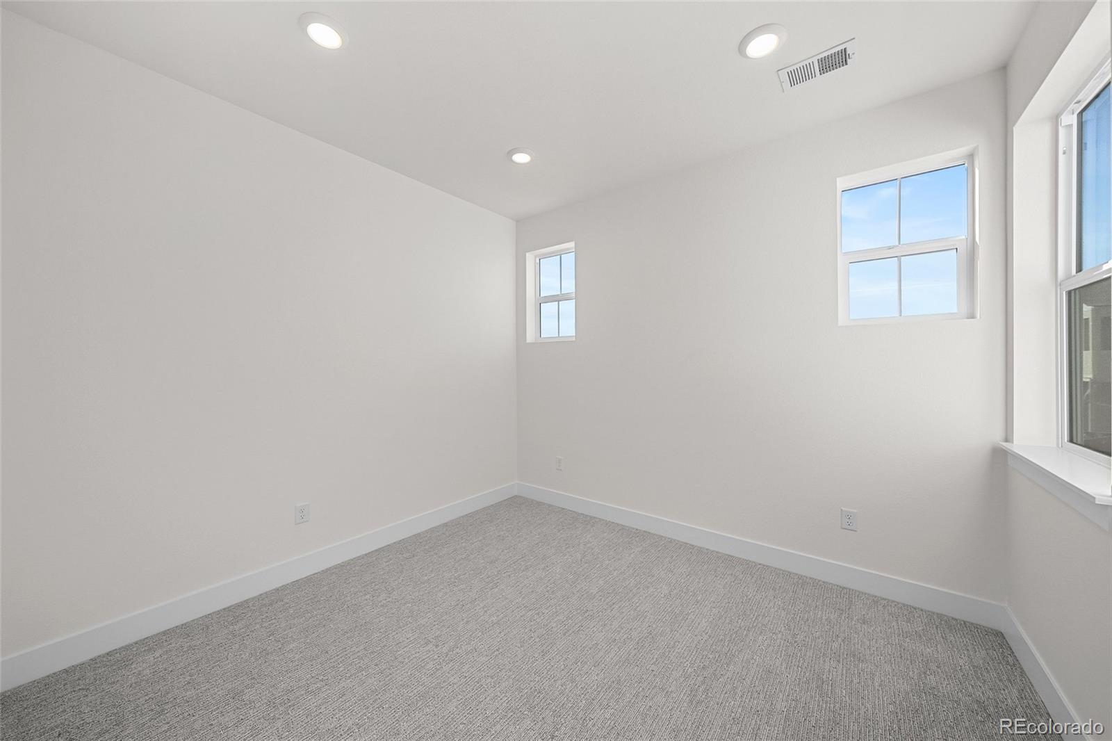 8735 Whiteclover Street