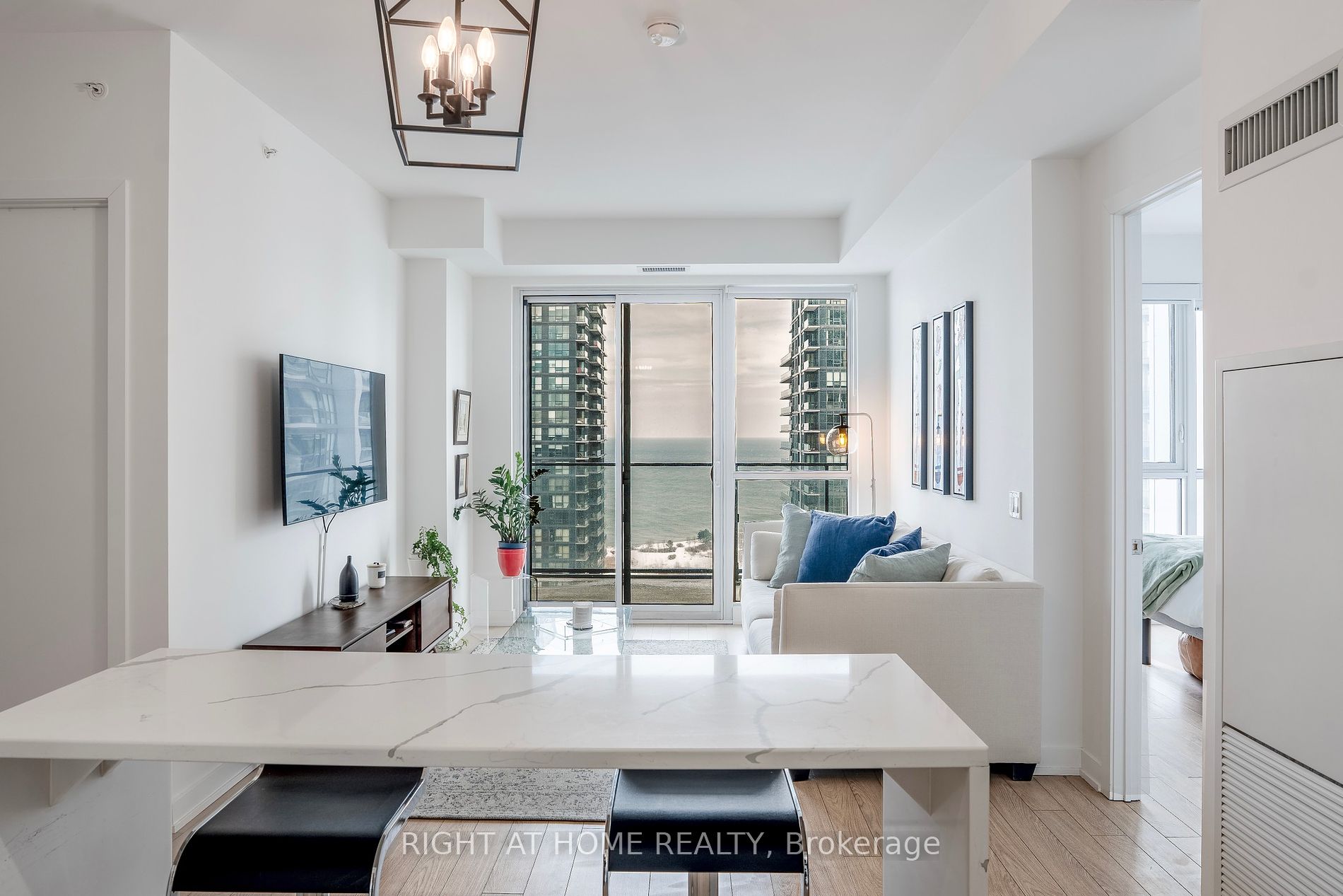 10 Park Lawn Rd 3510