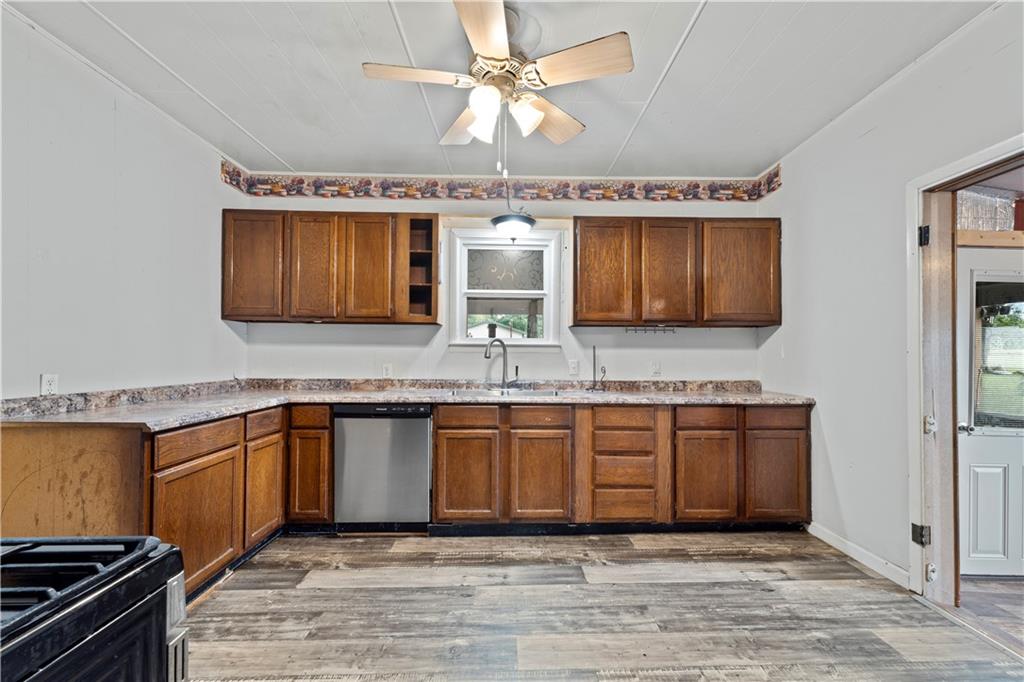 921 E Vine Street