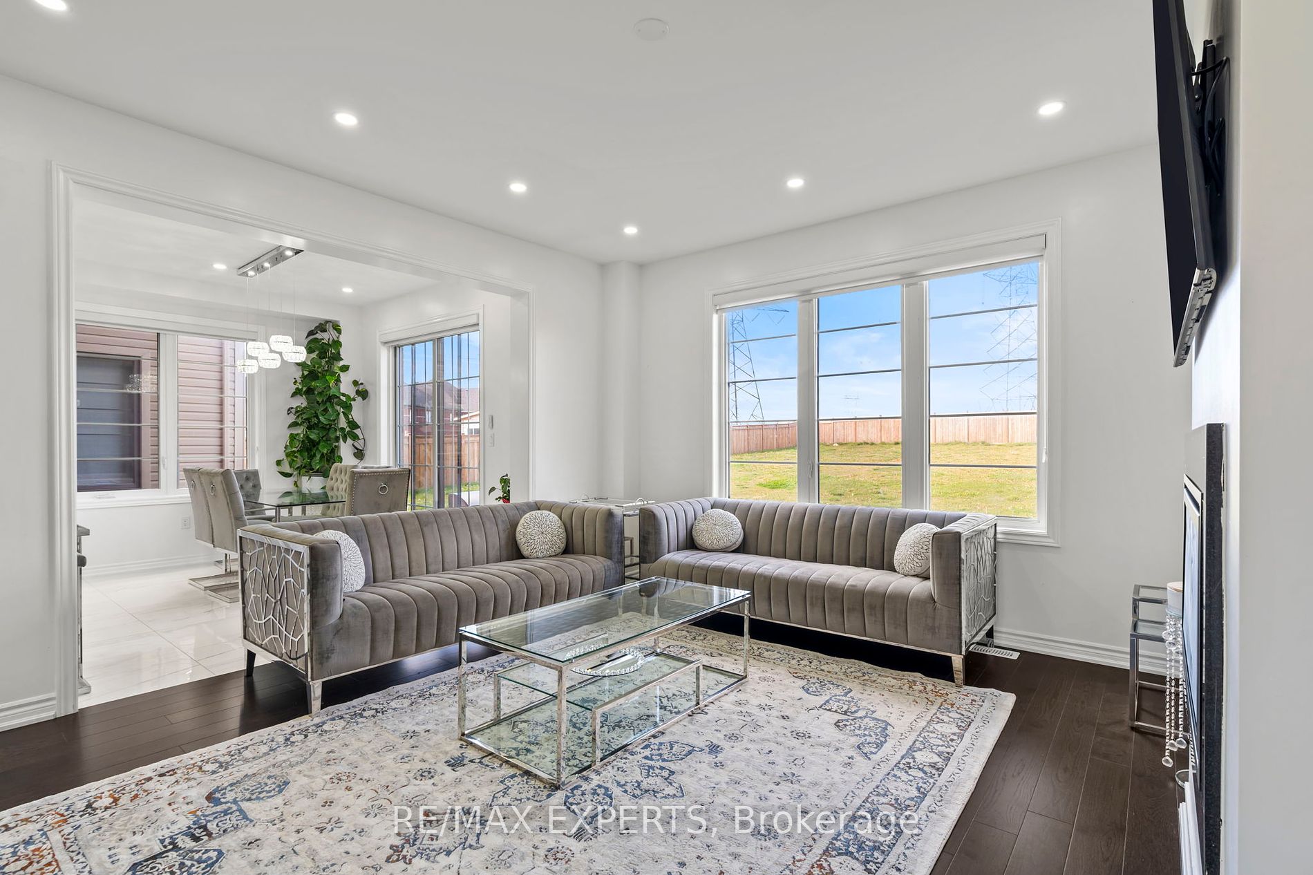 324 W Windfields Farm Dr