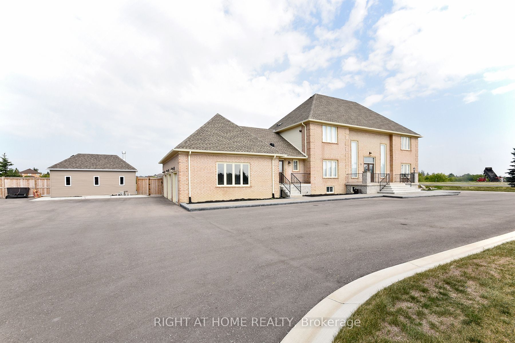 23 Fenton Way