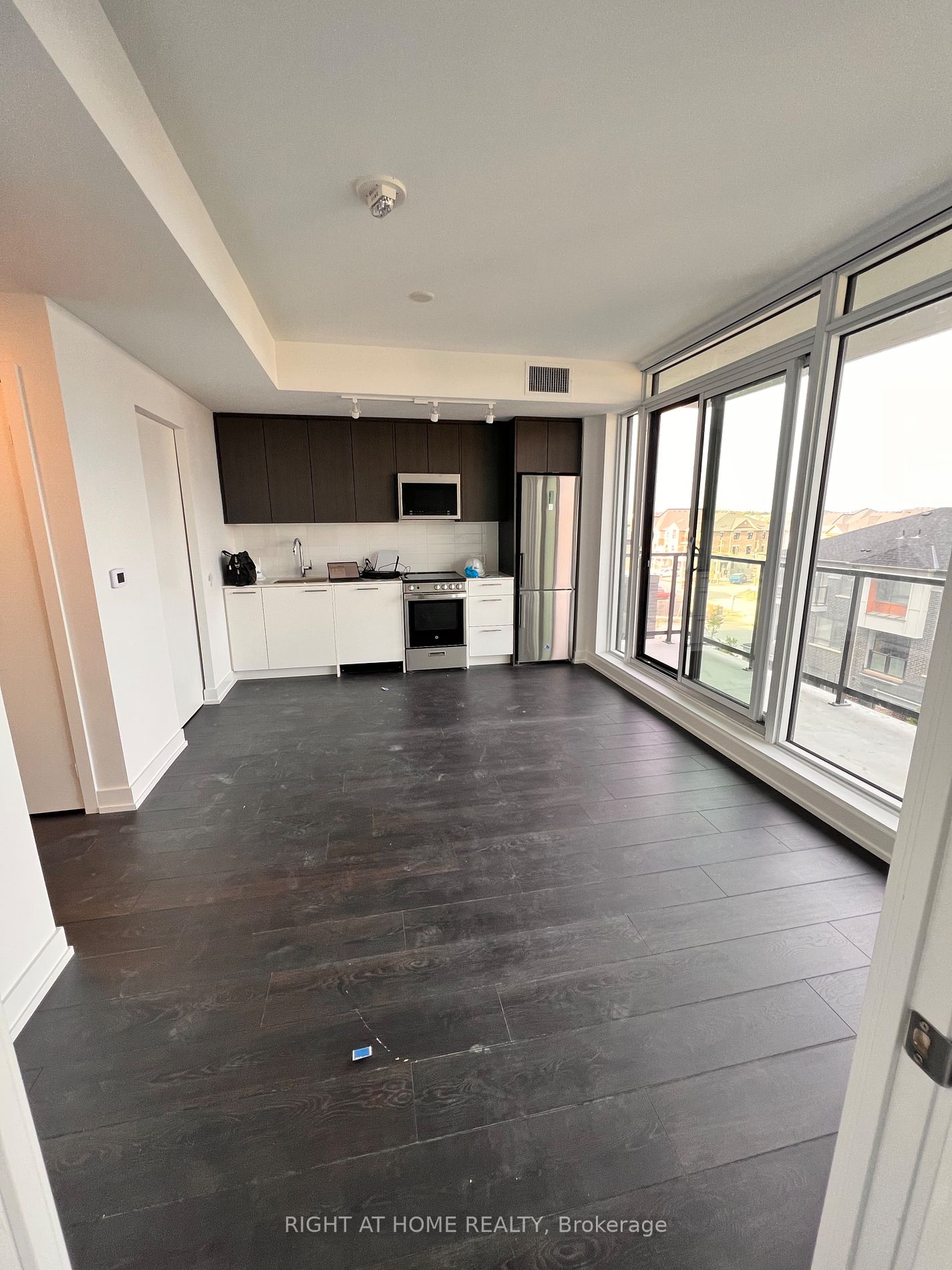 225 Veterans Dr 401