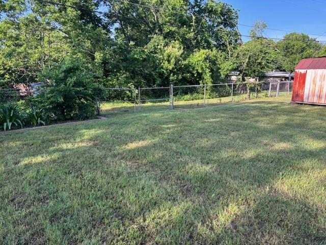 409 E Tarrant Road