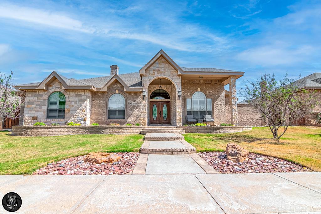 Beautiful and spacious 4 bed, 3 bath home in the desirable Mayfield Subdivision with 2,942 sq ft of living space! This home features a cozy living room with a gorgeous brick fireplace and a built-in bookcase that adds both charm and function. The modern kitchen is a standout with a built-in desk—perfect for staying organized. You'll love the enclosed bonus area that's heated and cooled, ideal for a home office or a playroom. Plus, there's a fully finished and climate-controlled shop with electricity. Outside, enjoy a spacious side yard. Walking distance to Summit Center. Come check it out!
