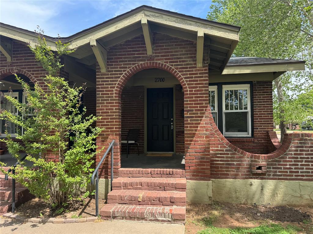 This updated duplex features two large 1 bed 1 bath units. 2702 is rented for $895 (no access to this unit until offer is accepted), 2700 is vacant. Both units have laundry hookups, fenced in backyards, and CHA. The location is amazing sitting on a quiet, tree-lined street. Right across Robinson is Goodholm park which has tennis courts, walking trails, and a playground. You are very close to highway access right off NW 23rd and within walking distance to a lot of restaurants and bars. Elementary school is Wilson ES which is one of the best in the state. This property would make a great investment or perfect house hack for someone wanting to live in half and rent out the other half. Seller is licensed agent in state of Oklahoma #170512