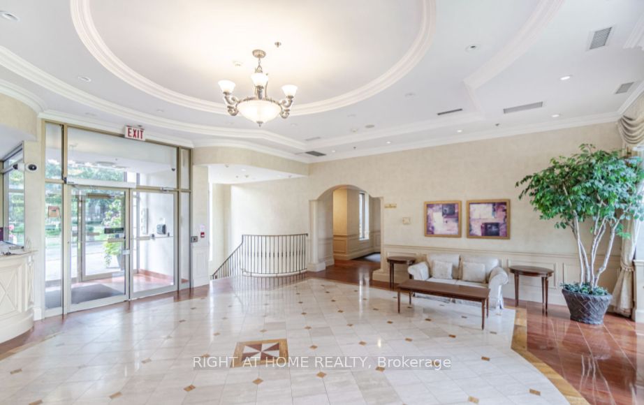 55 Harrison Garden Blvd 703