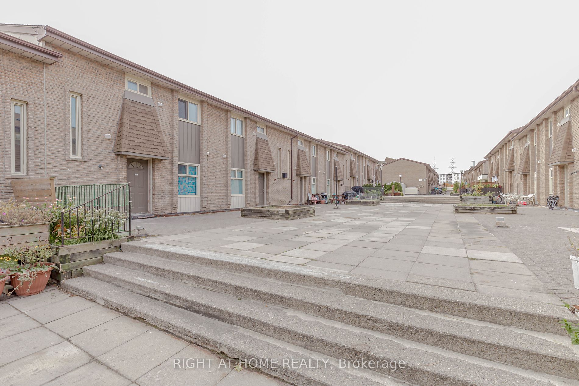 40 Rexdale Blvd 31